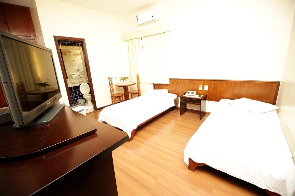 Galatas Central Hotel Patos de Minas Extérieur photo
